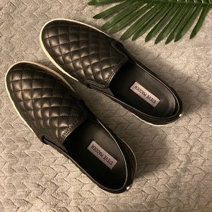 Steve Madden slip on ECENTRCQ BLACK